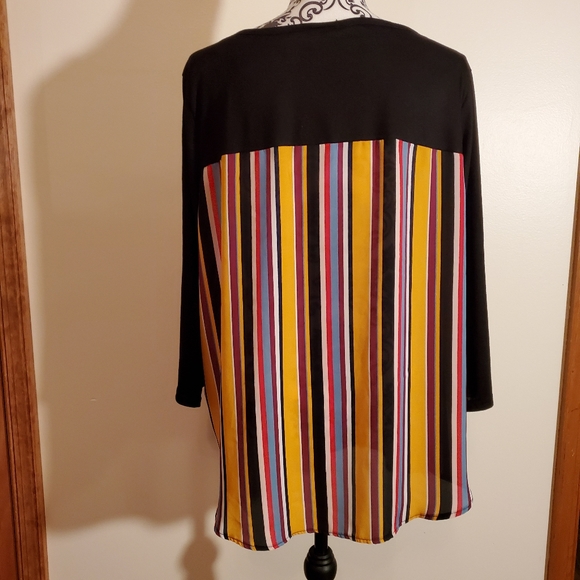 Bobbie Brooks Ladies' Top  EUC - Picture 6 of 6